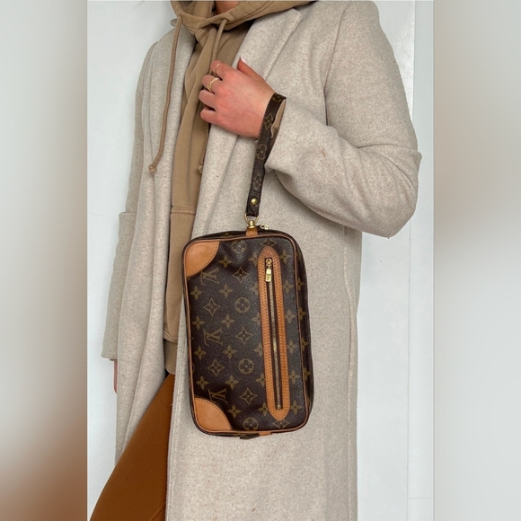 🔥 LV Marly Dragonne Wristlet 🔥 - Picture 15 of 15